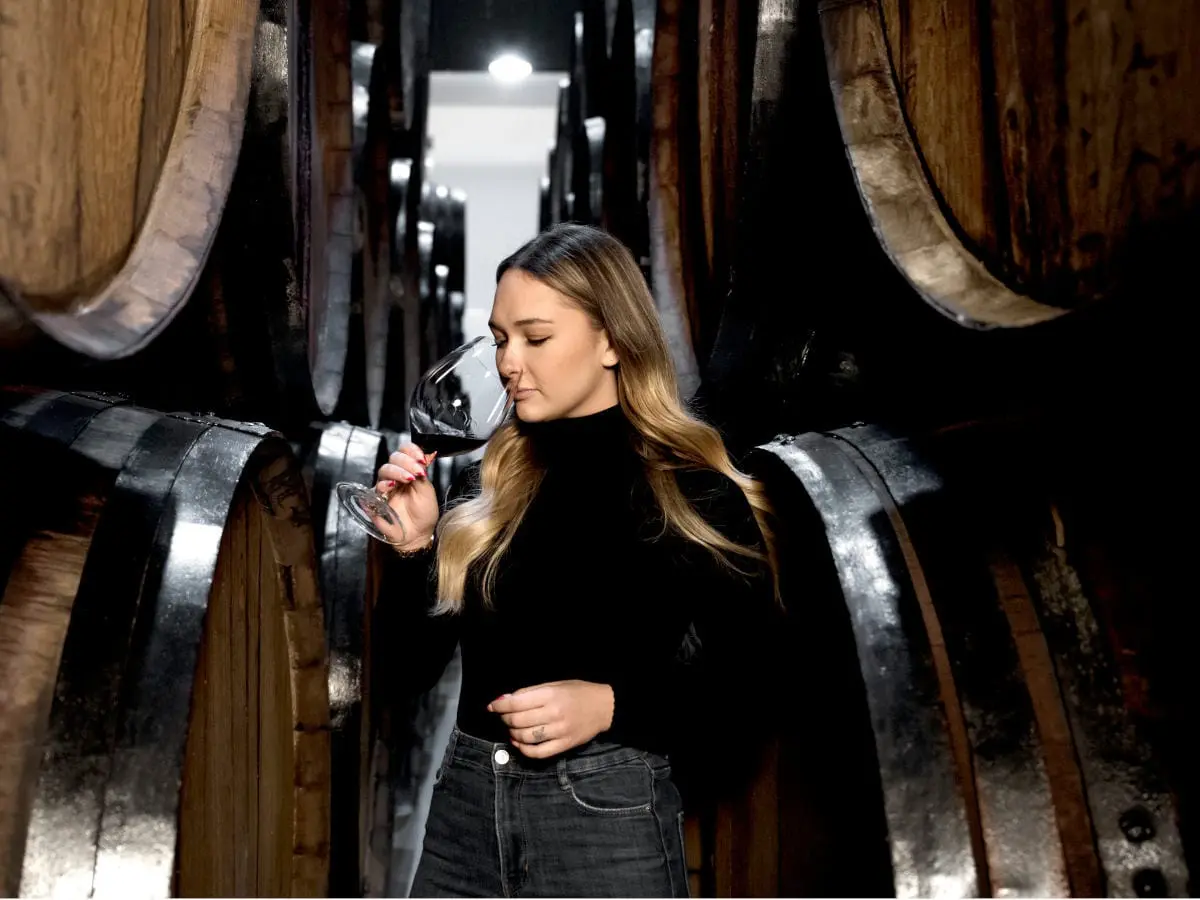 mujer vino turismo gastronómico Asaborir