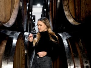 mujer vino turismo gastronómico Asaborir